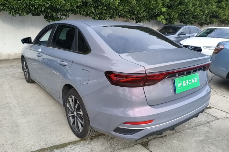 GEELY Emgrand 2026 car image #5