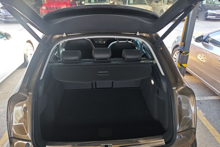 Audi Q3 2017 car image #19