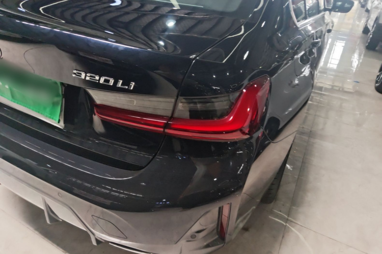 BMW 3 Series 2024 immagine di auto #8