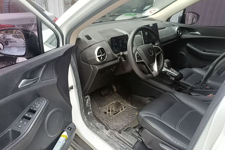 BYD Yuan New Energy 2019 car image #16