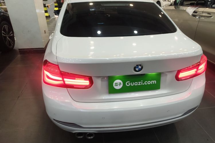 BMW 3 Series 2019 #6 BMW 3 Series 2019 car image #6