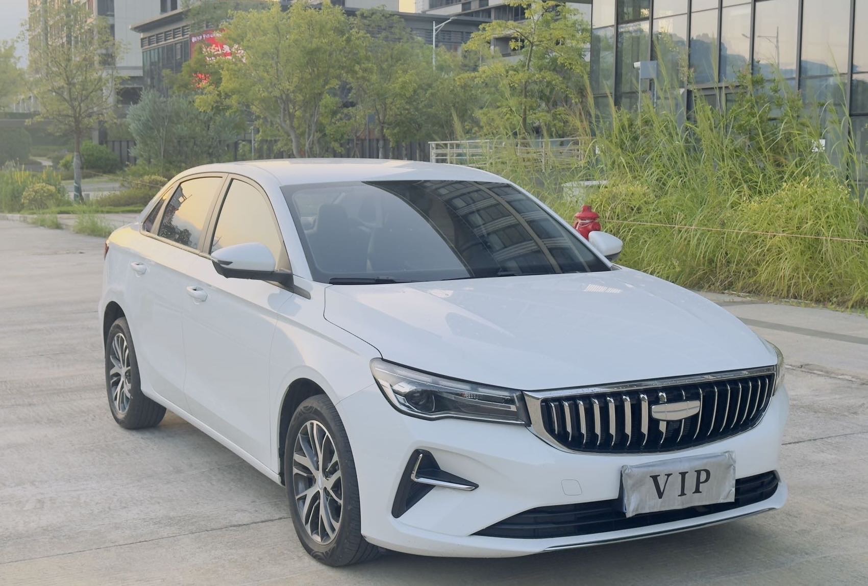 GEELY Emgrand 2025 صورة سيارة #5