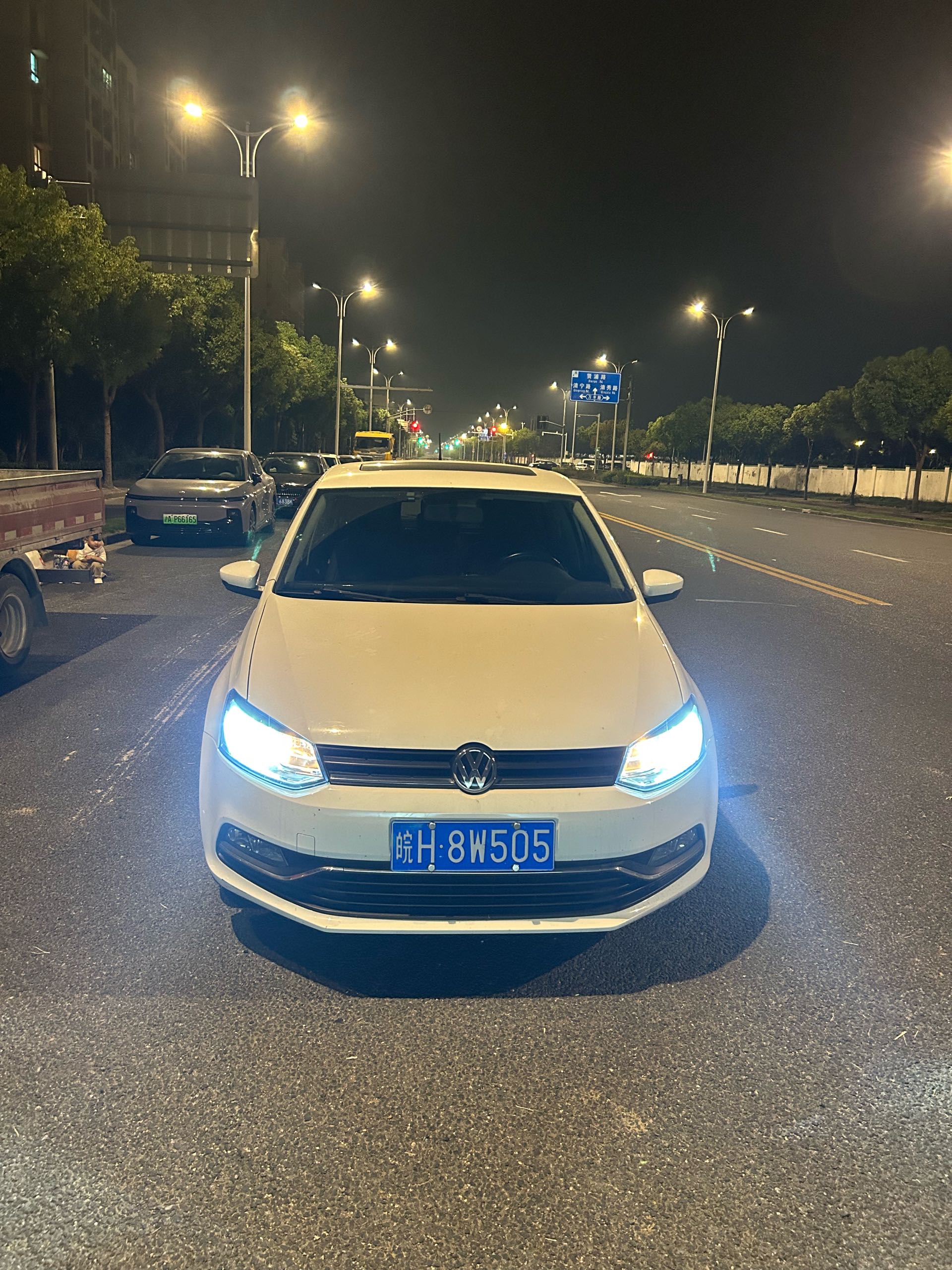 Volkswagen Polo 2019 car image #3
