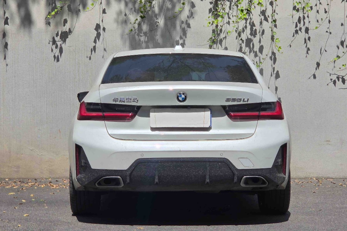 BMW 3 Series 2024 car image #9