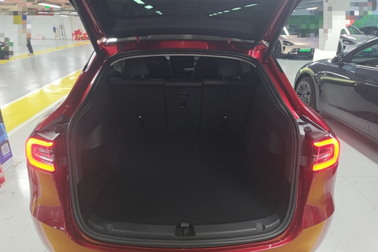 Tesla Model Y 2024 #21 Tesla Model Y 2024 immagine di auto #21