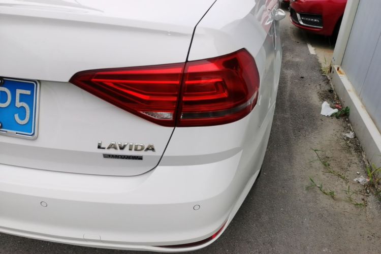 Volkswagen Lavida 2018 car image #8