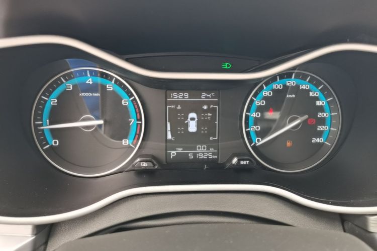 GEELY Emgrand 2021 immagine di auto #12
