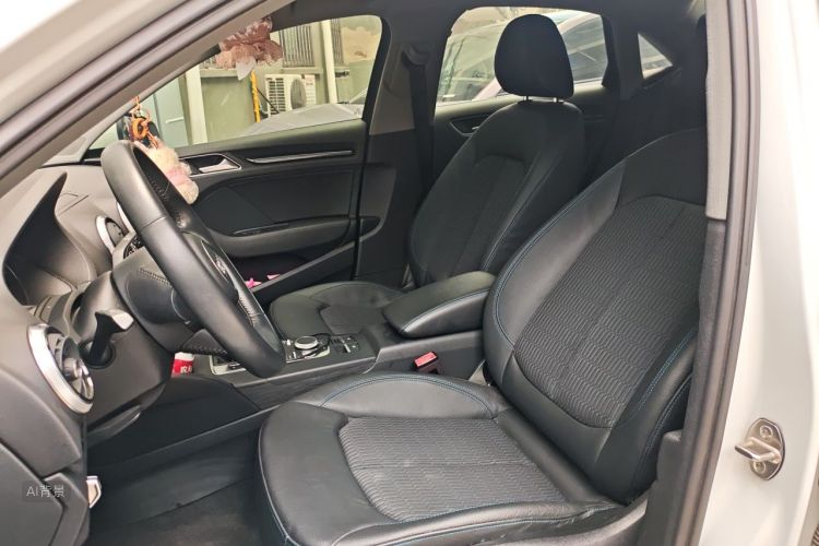 Audi A3 2019 car image #17