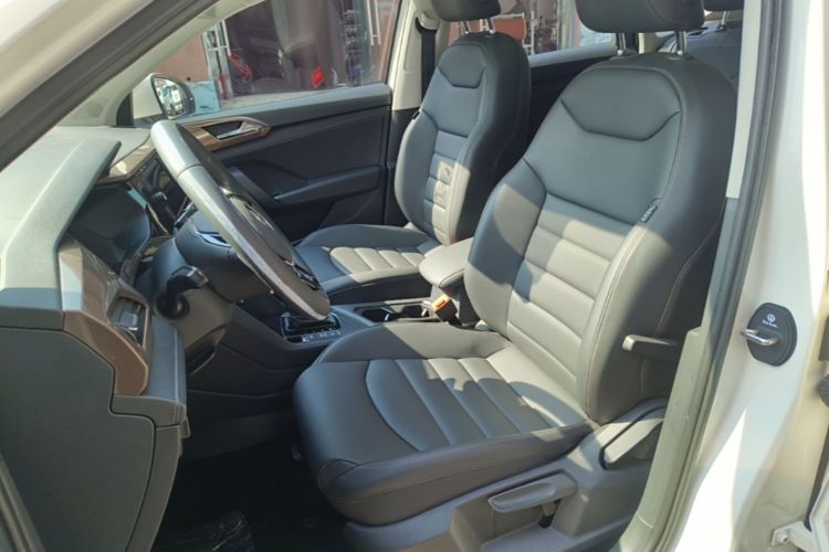 Volkswagen Tharu 2019 car image #15