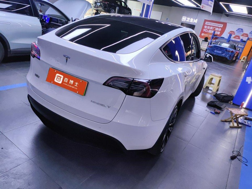 Tesla Model Y 2023 #6 Tesla Model Y 2023 car image #6
