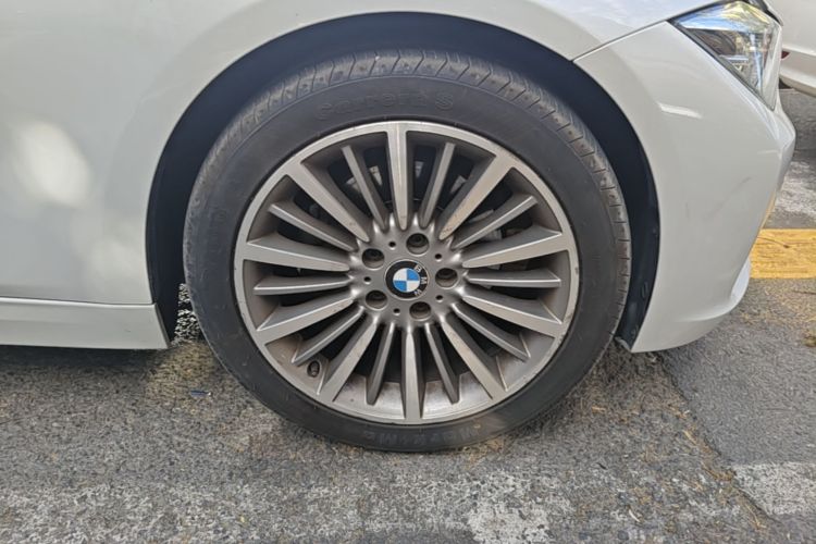 BMW 3 Series 2019 #9 BMW 3 Series 2019 car image #9