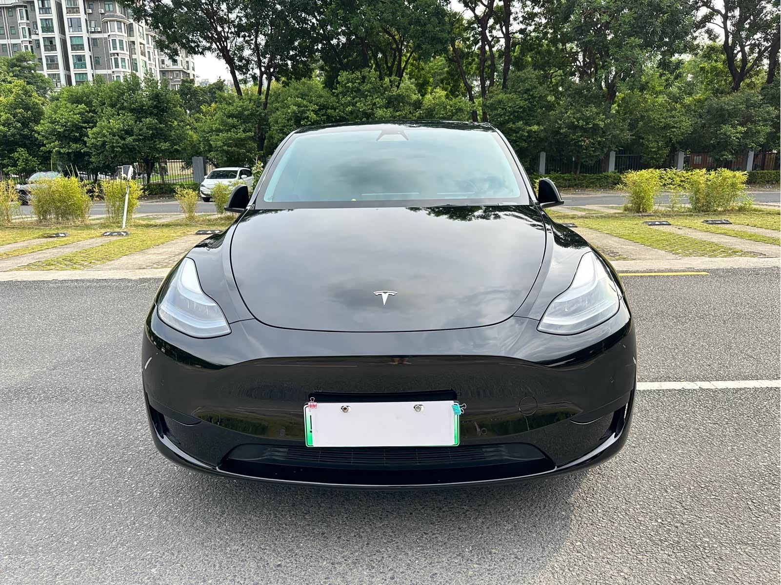 Tesla Model Y 2023 car image #8