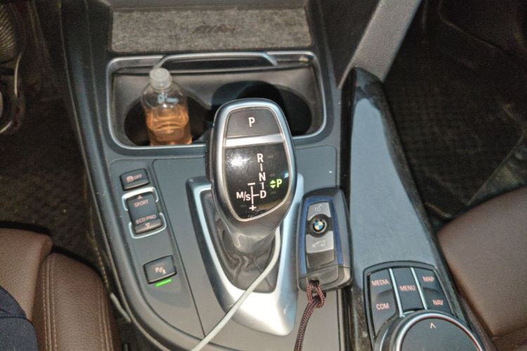 BMW 3 Series 2018 #18 BMW 3 Series 2018 car image #18