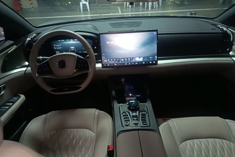 BYD Han 2024 immagine di auto #10