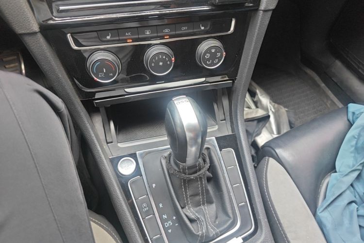 Volkswagen Golf 2019 #14 Volkswagen Golf 2019 car image #14