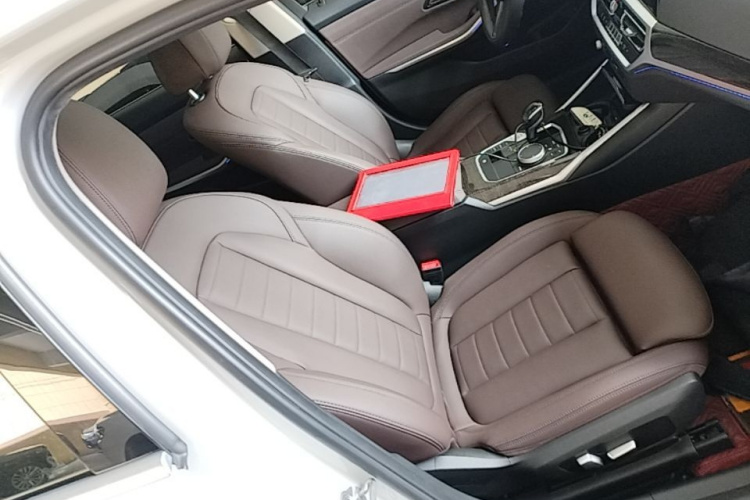 BMW 3 Series 2020 #20 BMW 3 Series 2020 car image #20