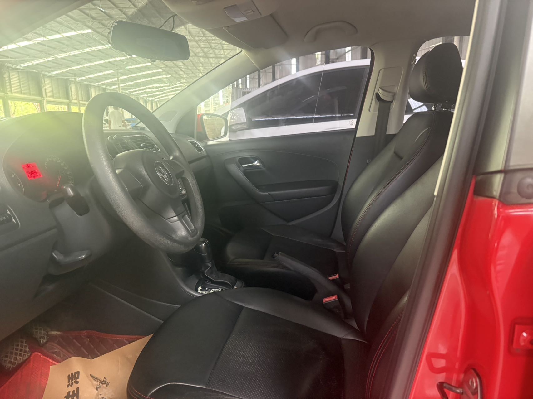 Volkswagen Polo 2012 изображение автомобиля #6