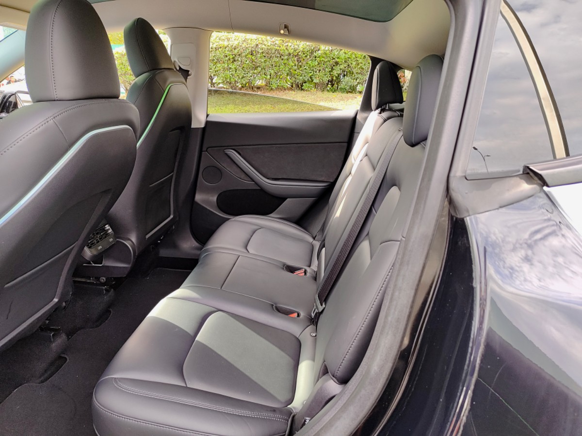Tesla Model Y 2023 car image #7