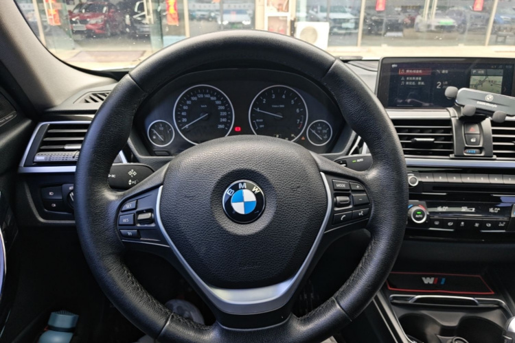 BMW 3 Series 2017 immagine di auto #15