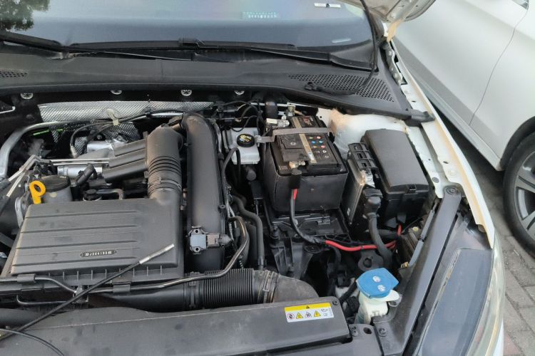 Volkswagen Golf 2020 car image #29