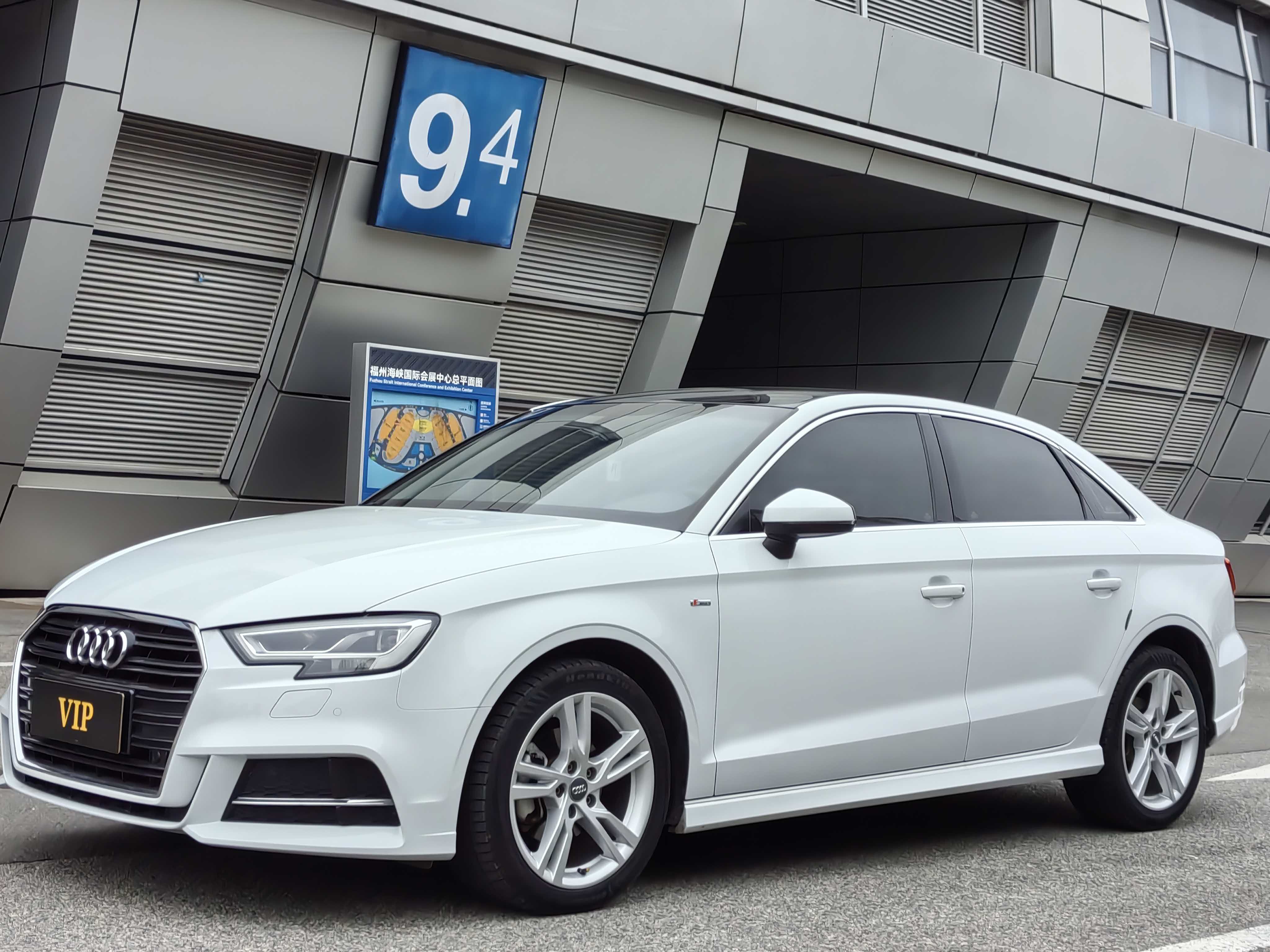 Audi A3 2018 car image #2