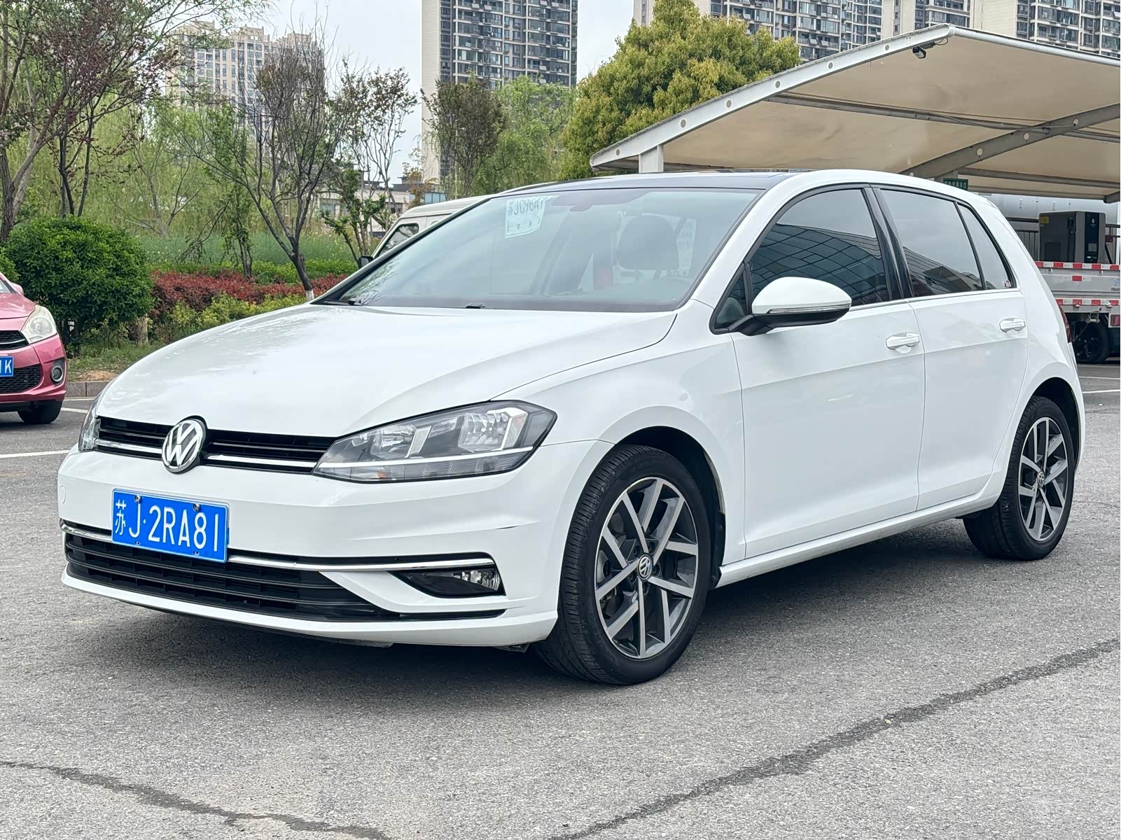 2020 immagine di auto 