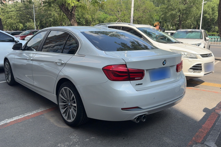 BMW 3 Series 2019 car image #7