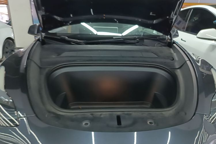 Tesla Model Y 2024 car image #20