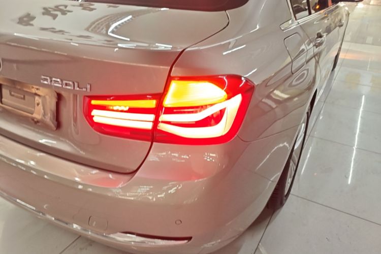 BMW 3 Series 2017 #8 BMW 3 Series 2017 car image #8