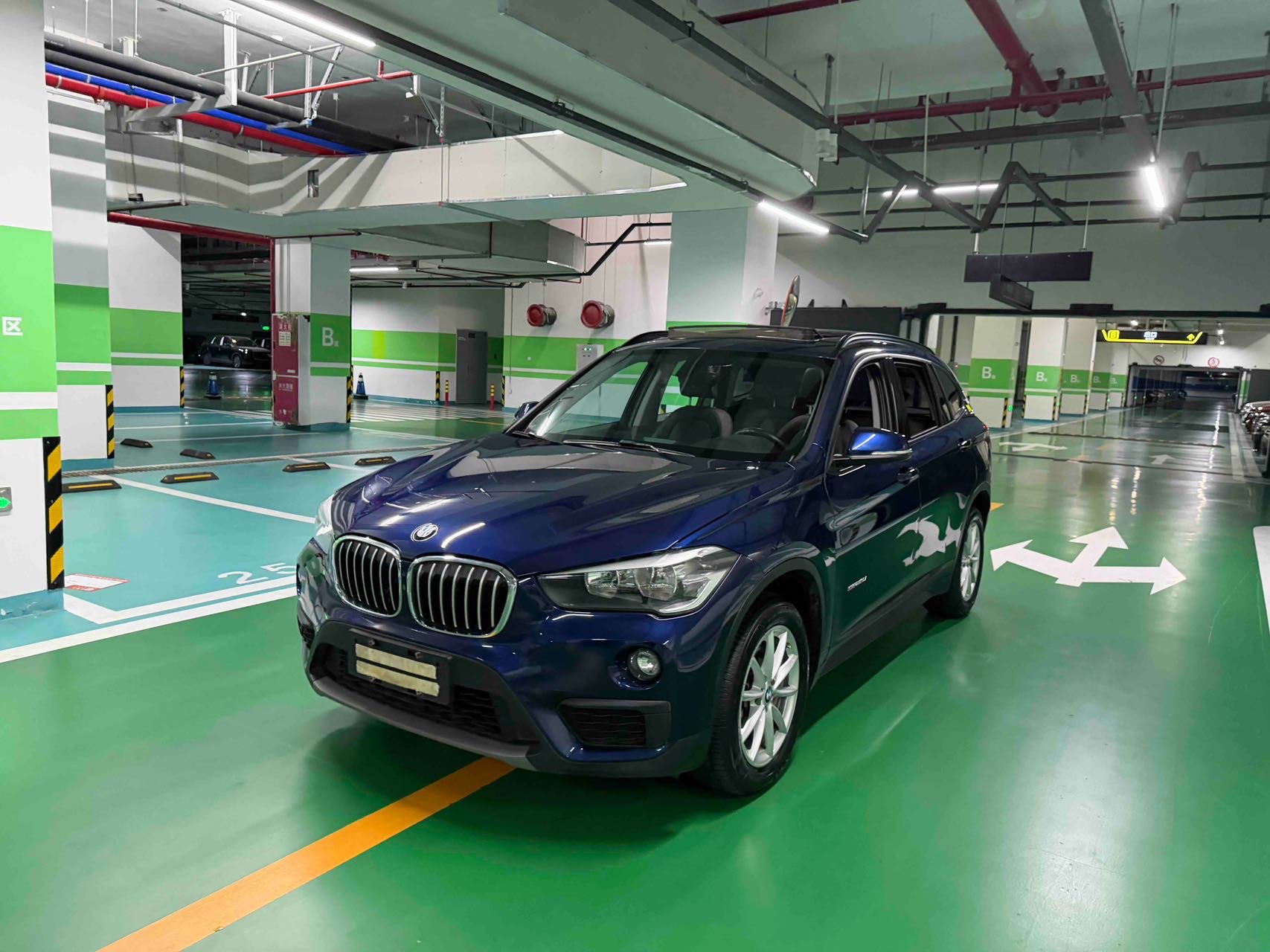 BMW X1 2016 BMW X1 2016 car image