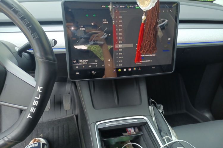 Tesla Model Y 2024 #13 Tesla Model Y 2024 car image #13