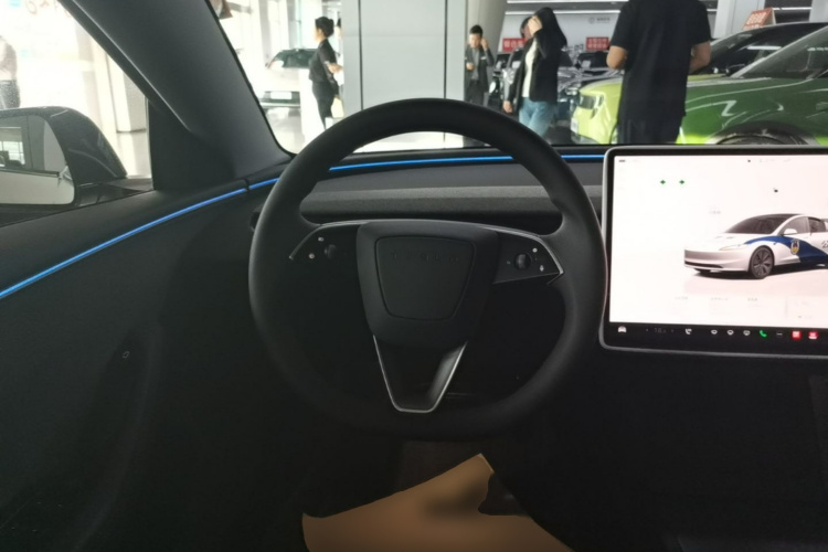 Tesla Model 3 2025 #11 Tesla Model 3 2025 car image #11