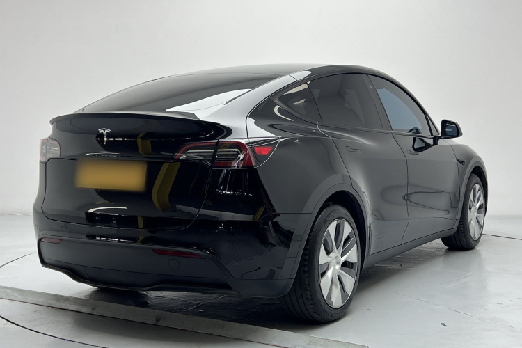 Tesla Model Y 2023 #5 Tesla Model Y 2023 car image #5