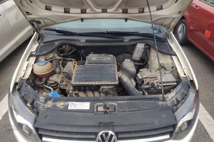 Volkswagen Polo 2015 car image #22