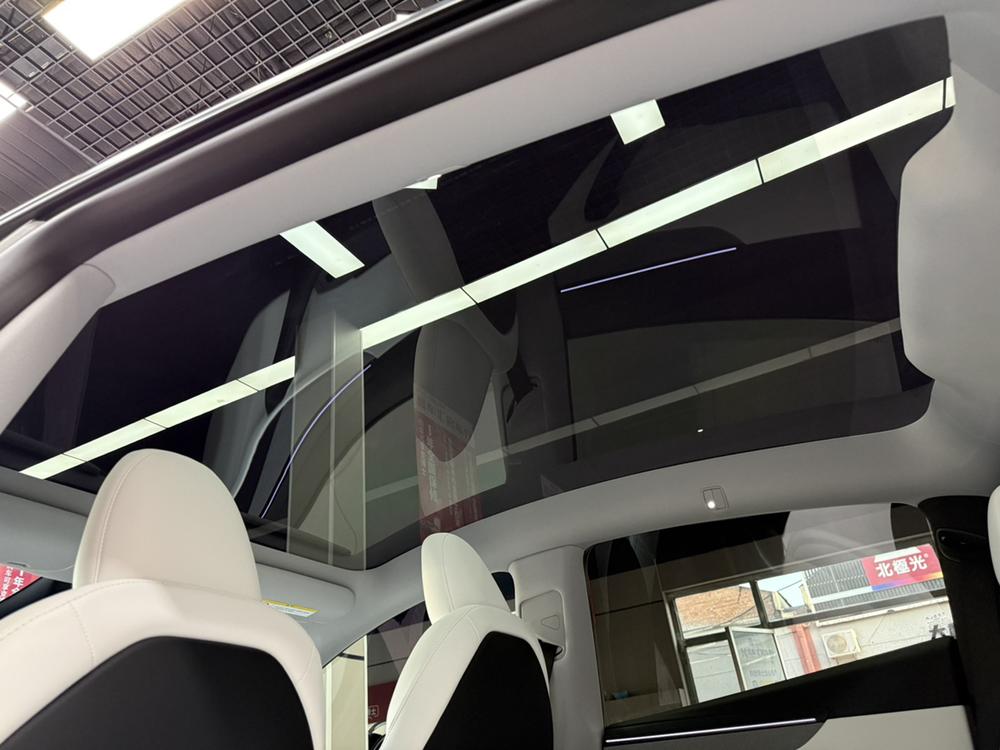 Tesla Model Y 2025 #9 Tesla Model Y 2025 immagine di auto #9