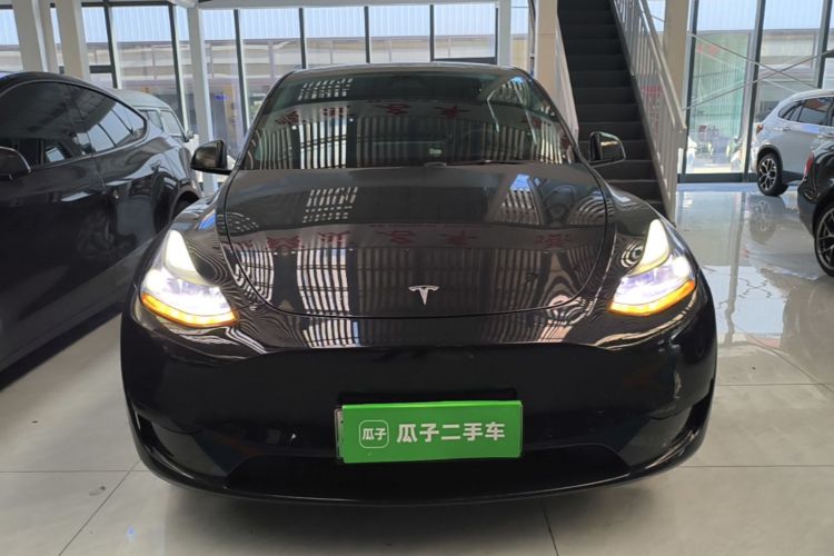 Tesla Model Y 2023 #3 Tesla Model Y 2023 car image #3