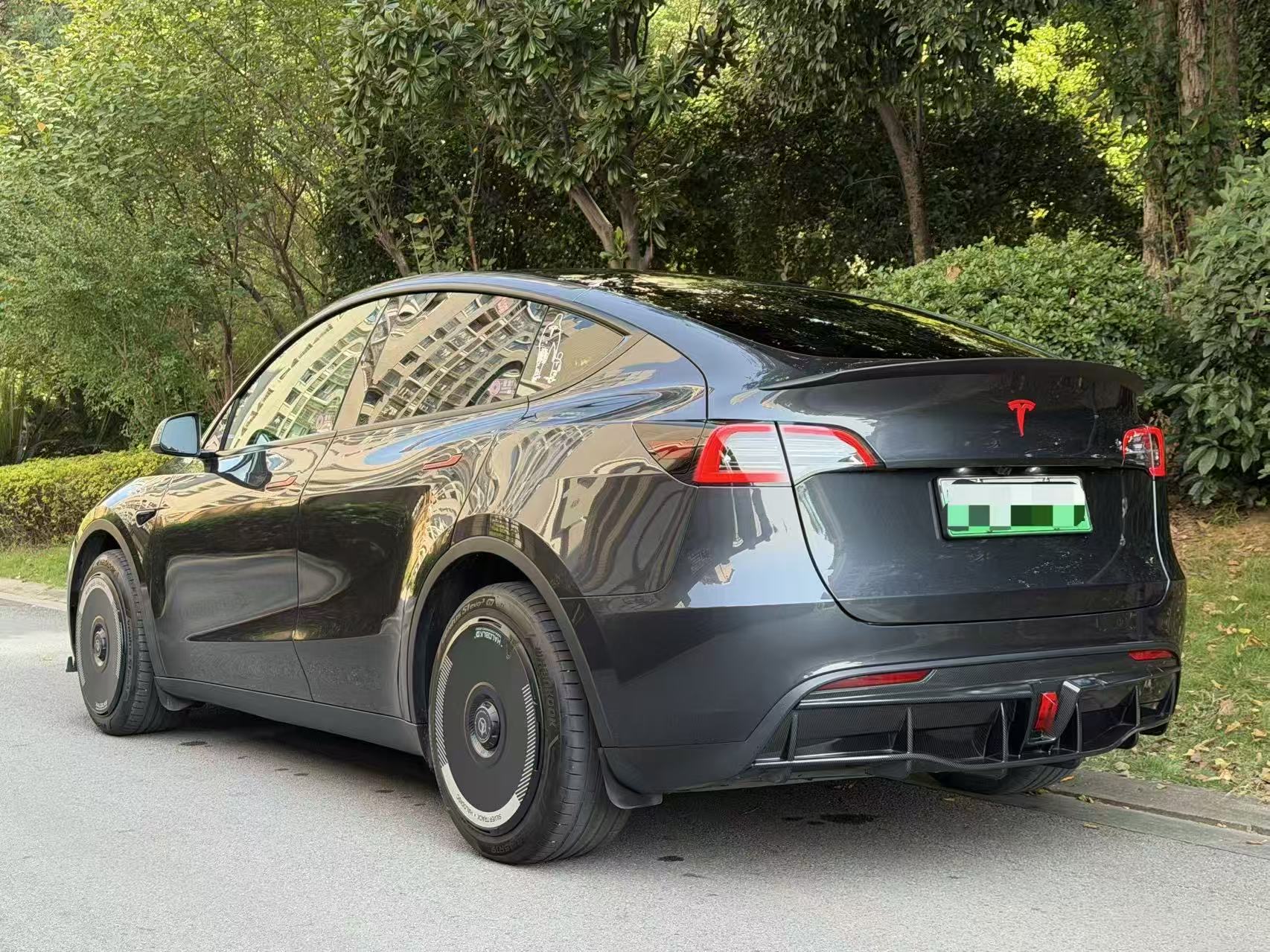 Tesla Model Y 2024 #4 Tesla Model Y 2024 car image #4