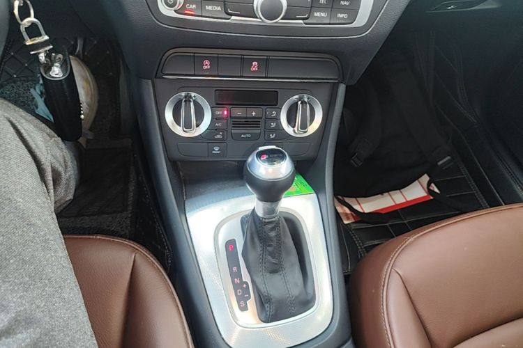 Audi Q3 2015 #14 Audi Q3 2015 car image #14