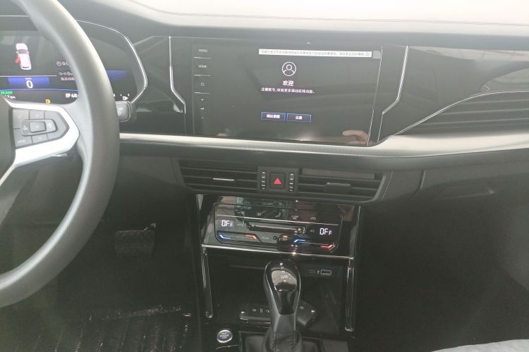 Volkswagen Passat New Energy 2025 immagine di auto #13