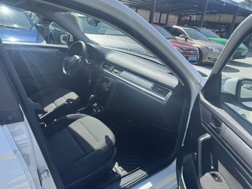 Volkswagen Bora 2021 car image #4