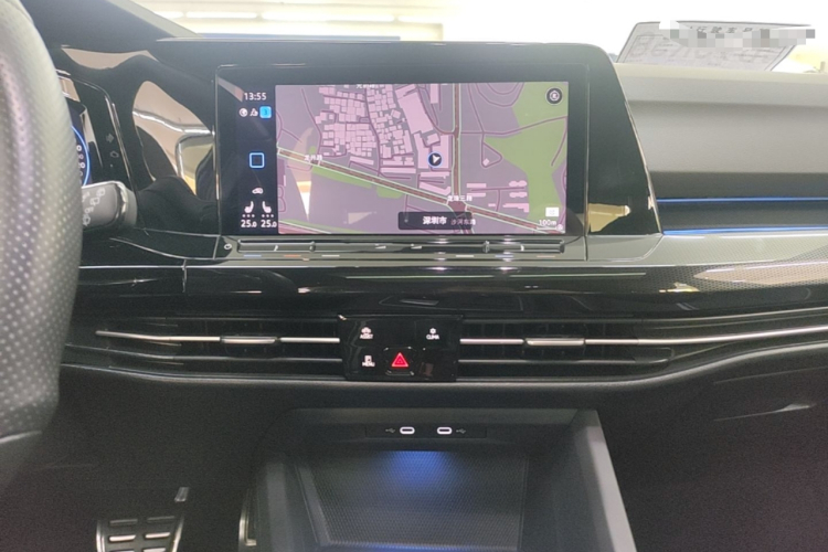 Volkswagen Golf 2021 car image #17