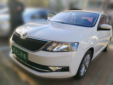 Skoda Rapid 2017 Skoda Rapid 2017 image de voiture
