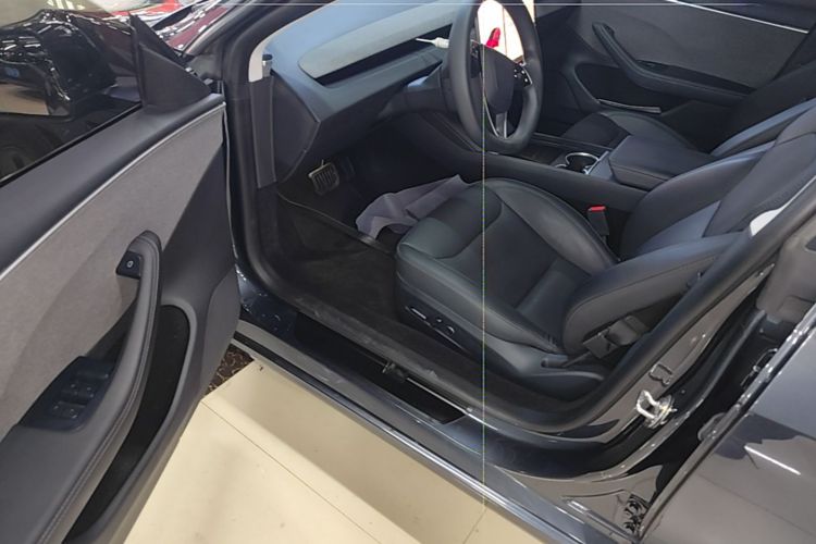 Tesla Model 3 2024 car image #12
