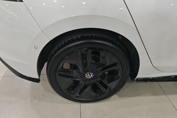 Volkswagen Golf 2024 car image #10