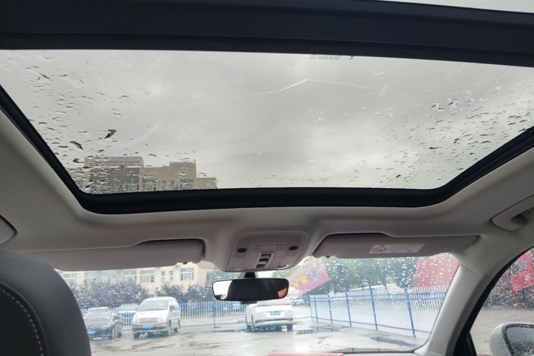 Audi Q3 2021 car image #18