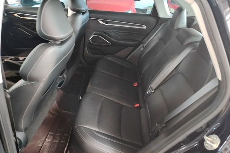GEELY Emgrand 2021 car image #17