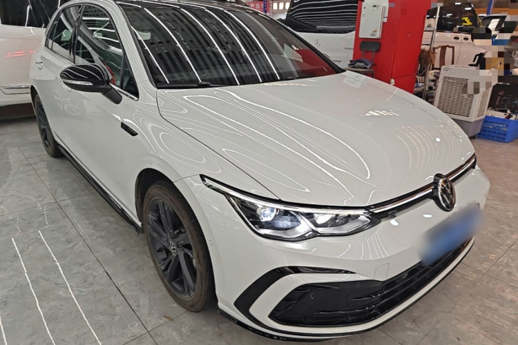 Volkswagen Golf 2023 car image #6