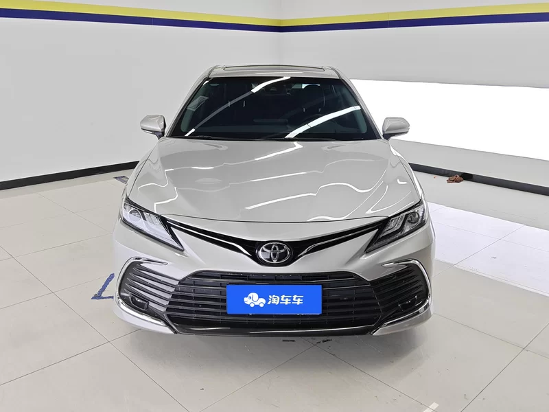 Toyota Camry 2022 car image #3
