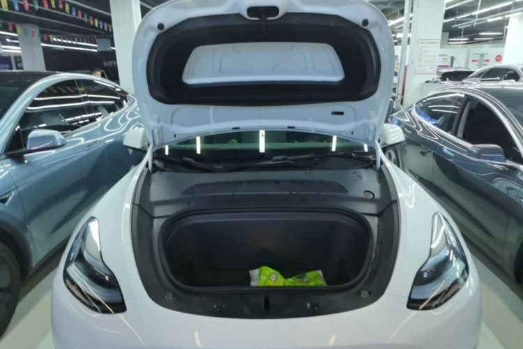 Tesla Model Y 2024 #20 Tesla Model Y 2024 car image #20