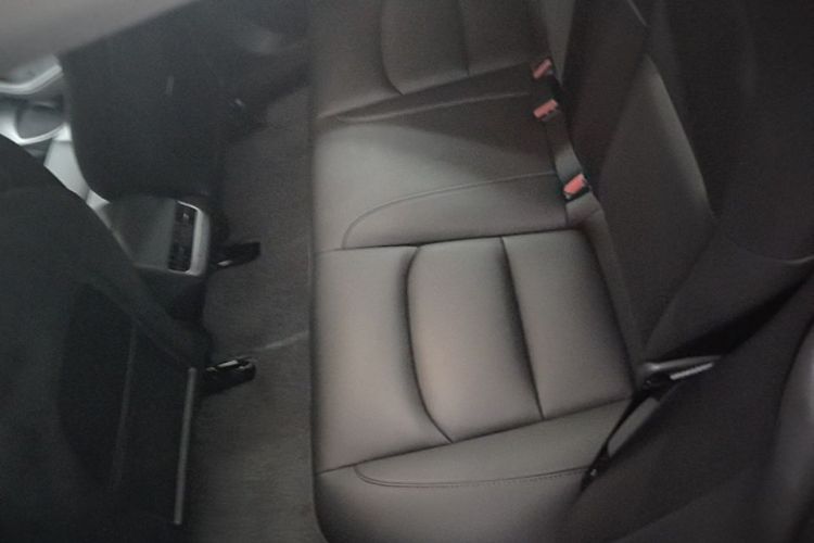 Tesla Model 3 2023 car image #12